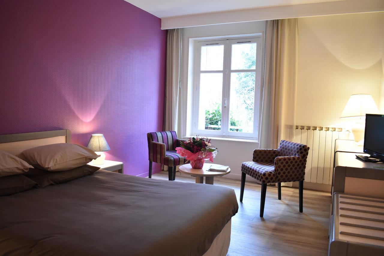 Logis Hotel Saint-Roch Pleumartin Экстерьер фото