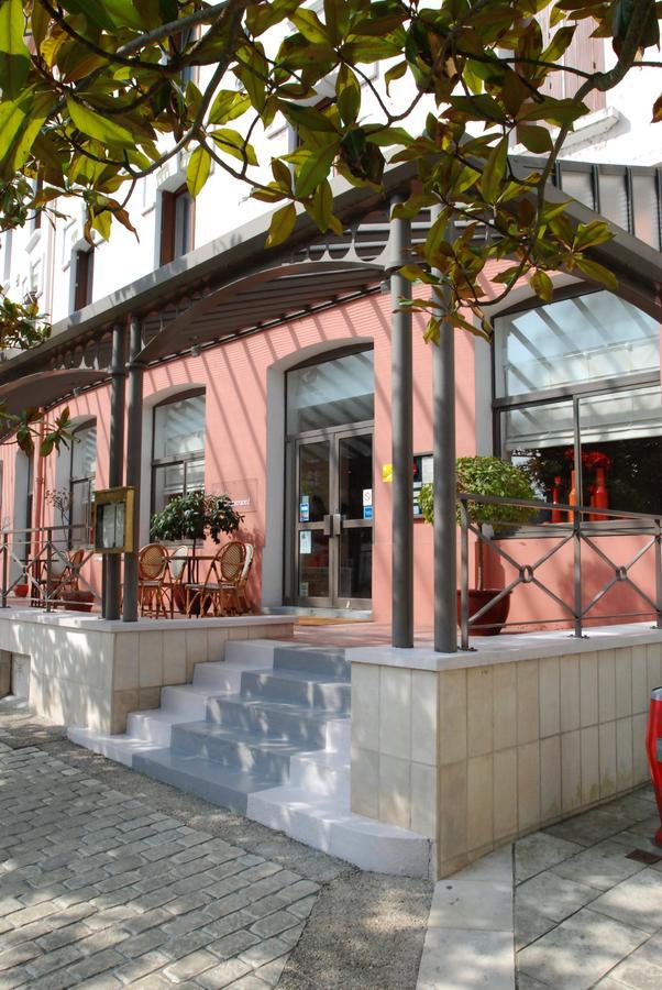 Logis Hotel Saint-Roch Pleumartin Экстерьер фото