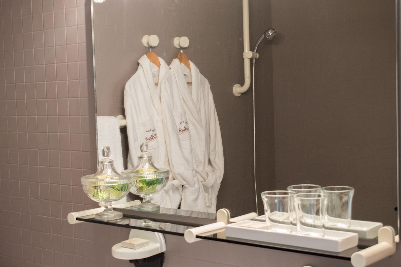 Logis Hotel Saint-Roch Pleumartin Экстерьер фото